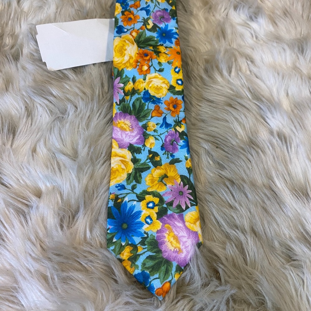 Floral Tie Bar Tie Linen